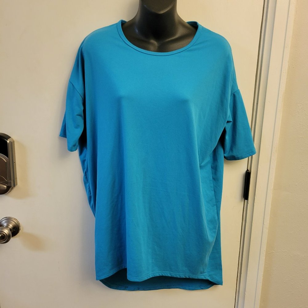 Lularoe Teal t-shirt